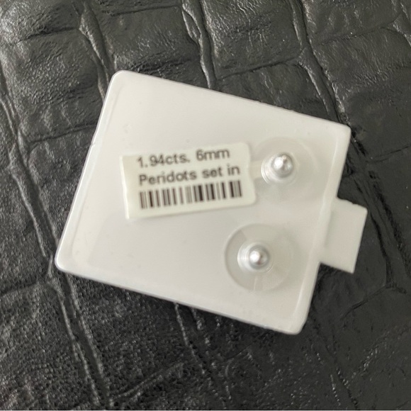 Sterling silver 925 Peridot earrings - Picture 8 of 9